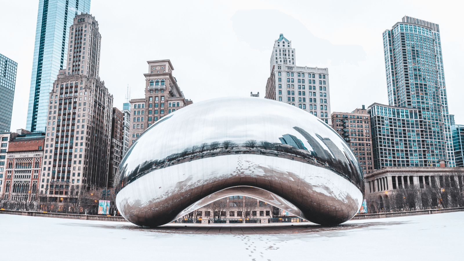 A photo of "the bean"/The Cloud Gate in Chicago, Illinois.